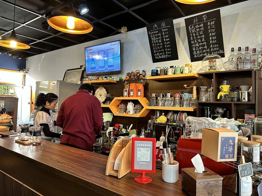 台南市東山區久淬咖啡專賣店：台南東山老街必喝咖啡店.老雜貨店轉身一變為溫暖咖啡店.將東山咖啡傳香於市