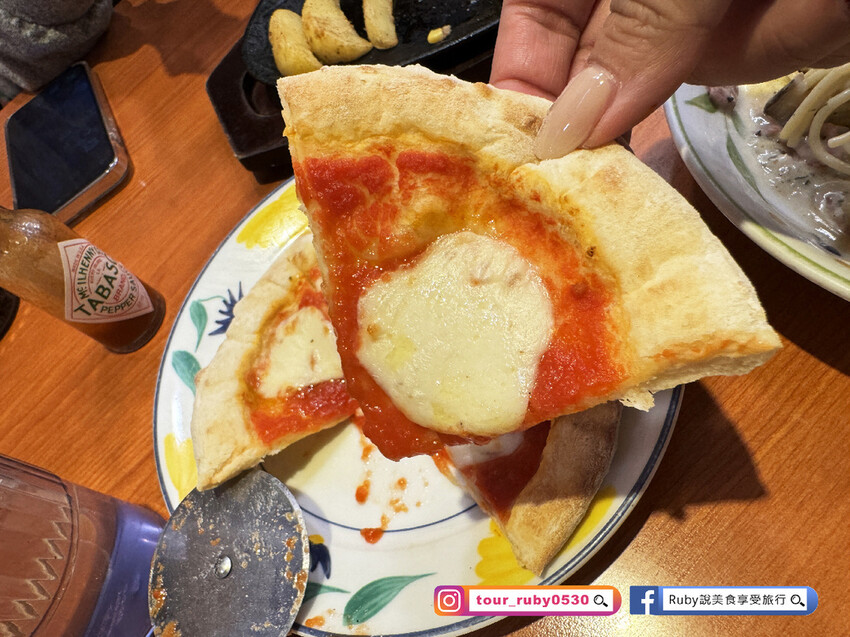 新北市板橋區【板橋美食】薩莉亞板橋府中店-平價義大利麵餐廳，飲料吧一人只要50元可無限暢飲 -近府中捷運站｜Ruby說美