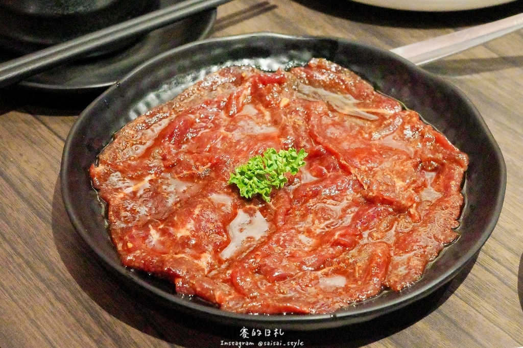 台中道地川味麻辣鍋!蜀都串串火鍋逢甲店串串12元開吃,道地川味麻辣鍋。