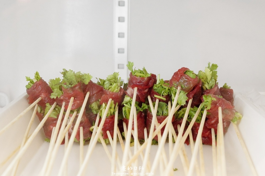 台中道地川味麻辣鍋!蜀都串串火鍋逢甲店串串12元開吃,道地川味麻辣鍋。