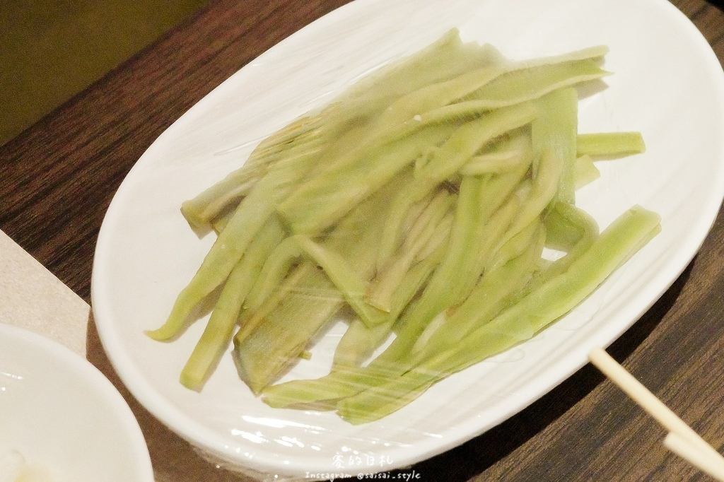 台中道地川味麻辣鍋!蜀都串串火鍋逢甲店串串12元開吃,道地川味麻辣鍋。