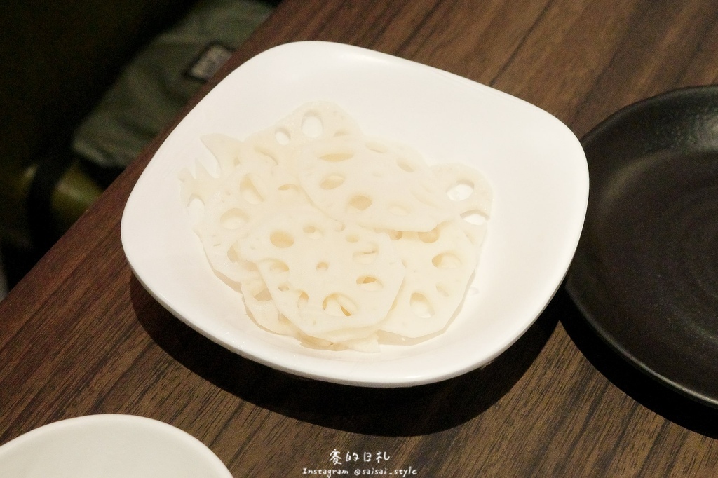 台中道地川味麻辣鍋!蜀都串串火鍋逢甲店串串12元開吃,道地川味麻辣鍋。