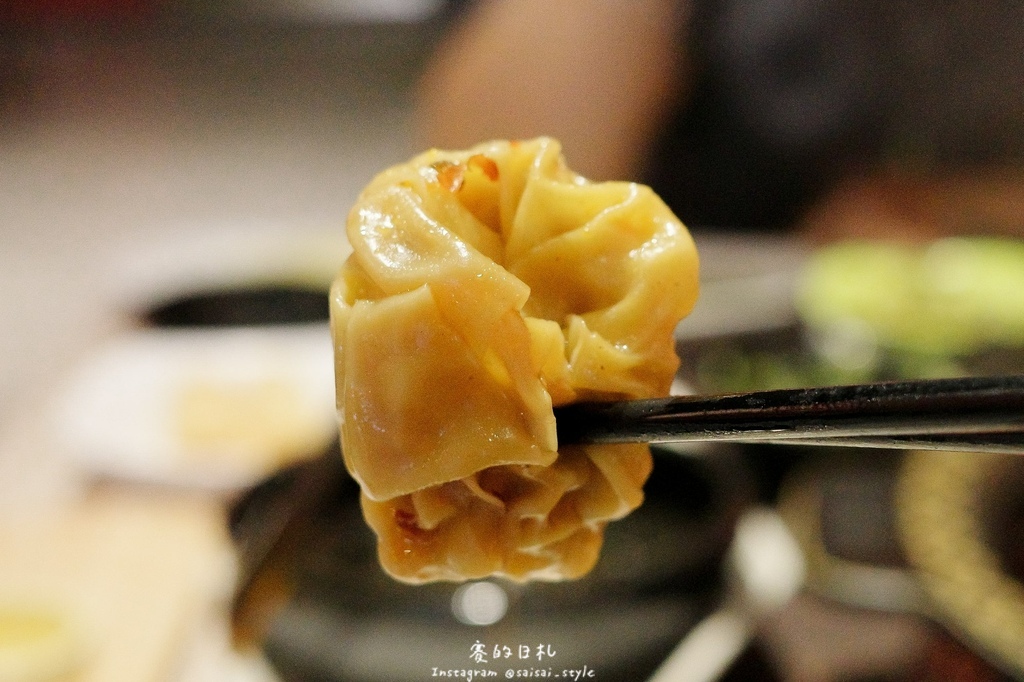 台中道地川味麻辣鍋!蜀都串串火鍋逢甲店串串12元開吃,道地川味麻辣鍋。