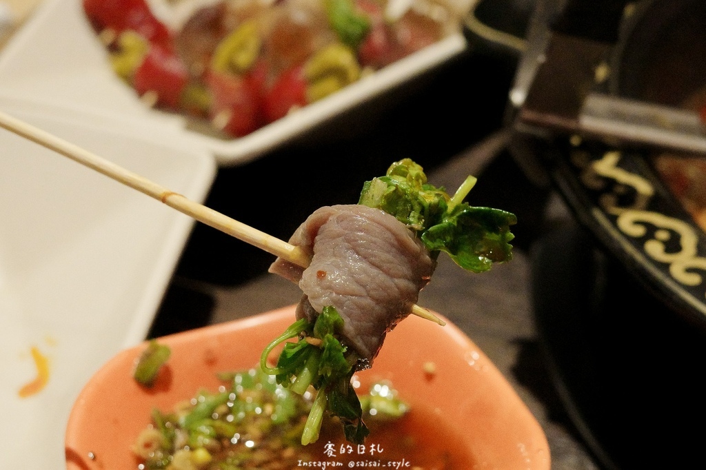 台中道地川味麻辣鍋!蜀都串串火鍋逢甲店串串12元開吃,道地川味麻辣鍋。