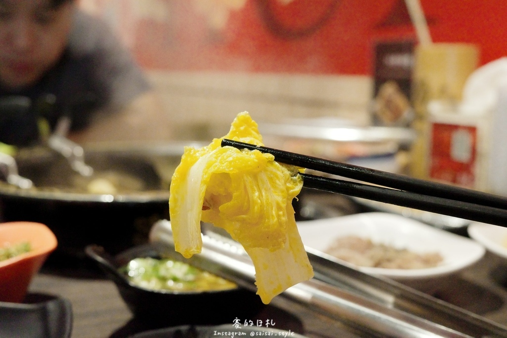 台中道地川味麻辣鍋!蜀都串串火鍋逢甲店串串12元開吃,道地川味麻辣鍋。