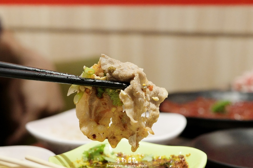 台中道地川味麻辣鍋!蜀都串串火鍋逢甲店串串12元開吃,道地川味麻辣鍋。