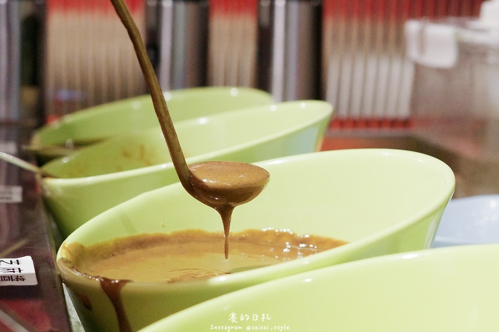 台中道地川味麻辣鍋!蜀都串串火鍋逢甲店串串12元開吃,道地川味麻辣鍋。