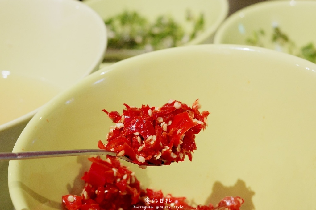 台中道地川味麻辣鍋!蜀都串串火鍋逢甲店串串12元開吃,道地川味麻辣鍋。