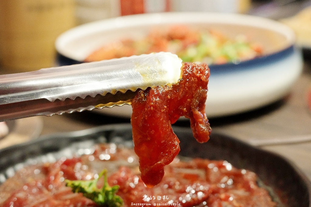 台中道地川味麻辣鍋!蜀都串串火鍋逢甲店串串12元開吃,道地川味麻辣鍋。