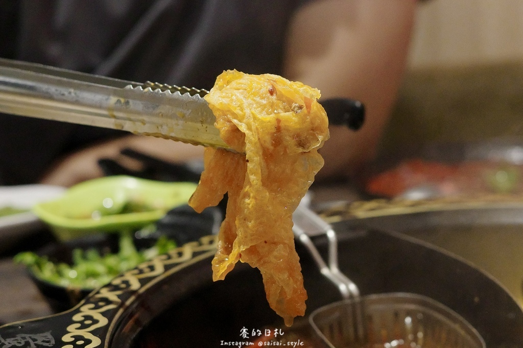 台中道地川味麻辣鍋!蜀都串串火鍋逢甲店串串12元開吃,道地川味麻辣鍋。