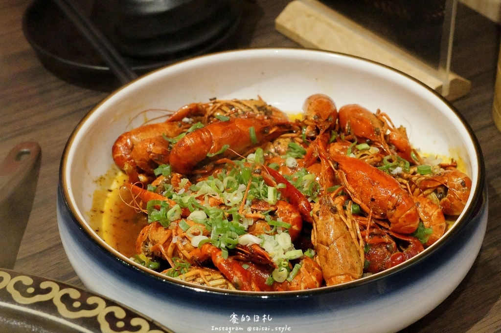 台中道地川味麻辣鍋!蜀都串串火鍋逢甲店串串12元開吃,道地川味麻辣鍋。