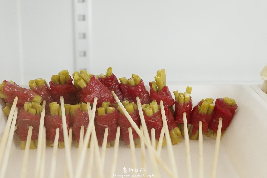 台中道地川味麻辣鍋!蜀都串串火鍋逢甲店串串12元開吃,道地川味麻辣鍋。