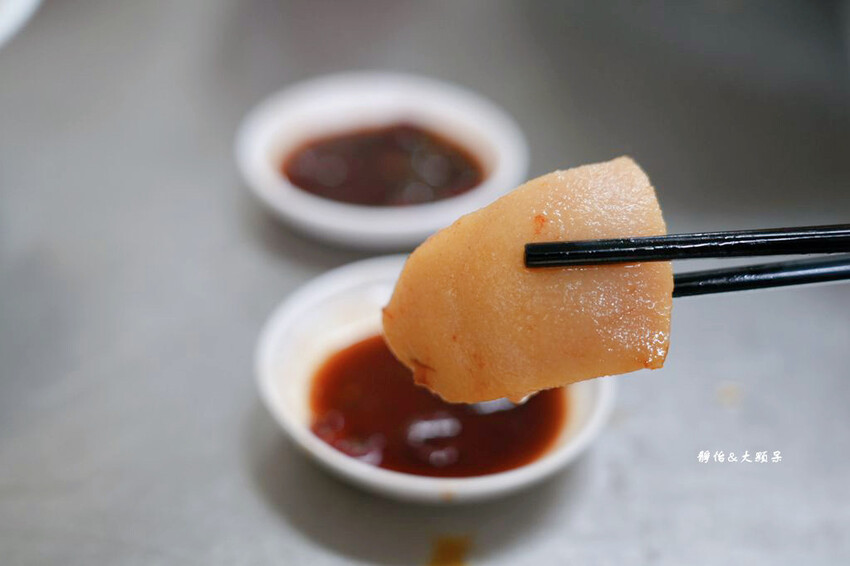 紀家豬腳原汁專家，基隆廟口夜市60年老店豬腳，可免費加湯!