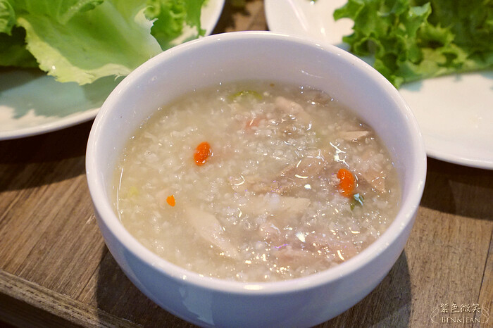 宜蘭縣宜蘭市高麗園銅盤烤肉》20項的經典韓食吃到飽,甜米釀及血腸宜蘭新月店限定 韓國花牌牆好好拍