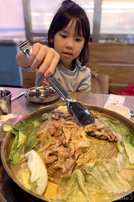 宜蘭縣宜蘭市高麗園銅盤烤肉》20項的經典韓食吃到飽,甜米釀及血腸宜蘭新月店限定 韓國花牌牆好好拍