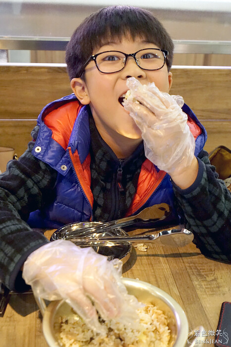 宜蘭縣宜蘭市高麗園銅盤烤肉》20項的經典韓食吃到飽,甜米釀及血腸宜蘭新月店限定 韓國花牌牆好好拍