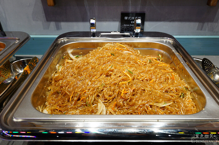 宜蘭縣宜蘭市高麗園銅盤烤肉》20項的經典韓食吃到飽,甜米釀及血腸宜蘭新月店限定 韓國花牌牆好好拍