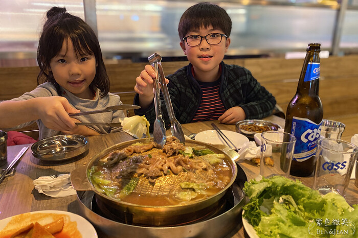 宜蘭縣宜蘭市高麗園銅盤烤肉》20項的經典韓食吃到飽,甜米釀及血腸宜蘭新月店限定 韓國花牌牆好好拍