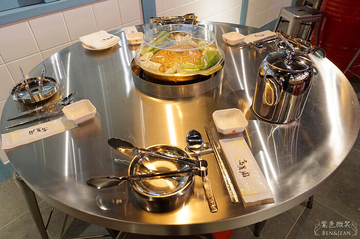 宜蘭縣宜蘭市高麗園銅盤烤肉》20項的經典韓食吃到飽,甜米釀及血腸宜蘭新月店限定 韓國花牌牆好好拍