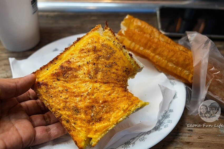 台中市北區台中北區美食|林記古早味杏仁茶-飄香25年的好味道,醇香杏仁茶配油條,還有不少人必點的惡魔土司!