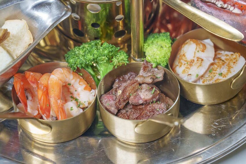 台北美食 Wayne’s Seattle 瑋恩西雅圖美式龍蝦牛排餐廳｜從裝潢到料理都讓人眼睛為之一亮的美式龍蝦牛排餐廳 · 算命的說我很愛吃