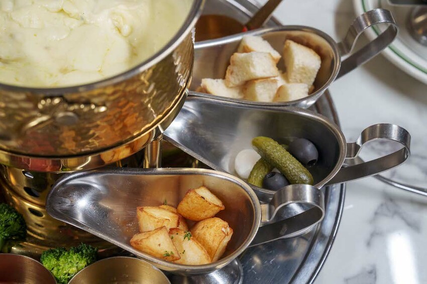 台北美食 Wayne’s Seattle 瑋恩西雅圖美式龍蝦牛排餐廳｜從裝潢到料理都讓人眼睛為之一亮的美式龍蝦牛排餐廳 · 算命的說我很愛吃