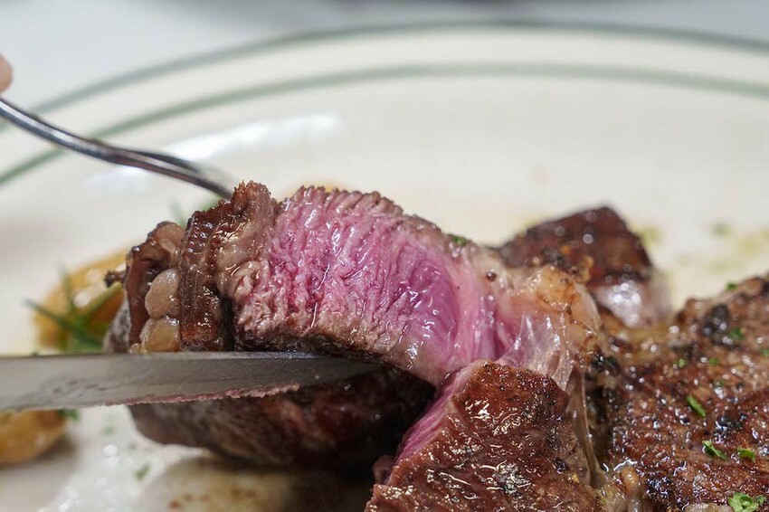 台北美食 Wayne’s Seattle 瑋恩西雅圖美式龍蝦牛排餐廳｜從裝潢到料理都讓人眼睛為之一亮的美式龍蝦牛排餐廳 · 算命的說我很愛吃