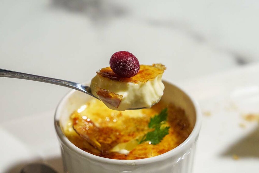 台北美食 Wayne’s Seattle 瑋恩西雅圖美式龍蝦牛排餐廳｜從裝潢到料理都讓人眼睛為之一亮的美式龍蝦牛排餐廳 · 算命的說我很愛吃