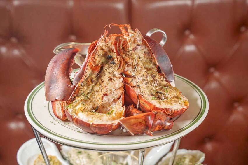 台北美食 Wayne’s Seattle 瑋恩西雅圖美式龍蝦牛排餐廳｜從裝潢到料理都讓人眼睛為之一亮的美式龍蝦牛排餐廳 · 算命的說我很愛吃