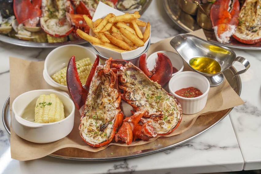 台北美食 Wayne’s Seattle 瑋恩西雅圖美式龍蝦牛排餐廳｜從裝潢到料理都讓人眼睛為之一亮的美式龍蝦牛排餐廳 · 算命的說我很愛吃