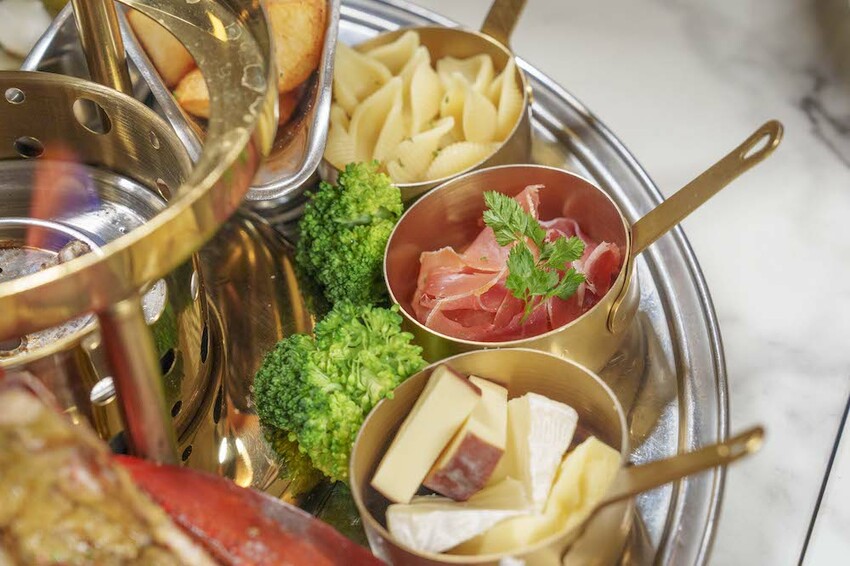 台北美食 Wayne’s Seattle 瑋恩西雅圖美式龍蝦牛排餐廳｜從裝潢到料理都讓人眼睛為之一亮的美式龍蝦牛排餐廳 · 算命的說我很愛吃