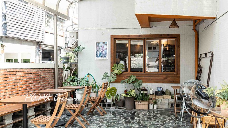 台中老宅咖啡廳！知汐咖啡甜點鹹食都有，寵物友善空間。