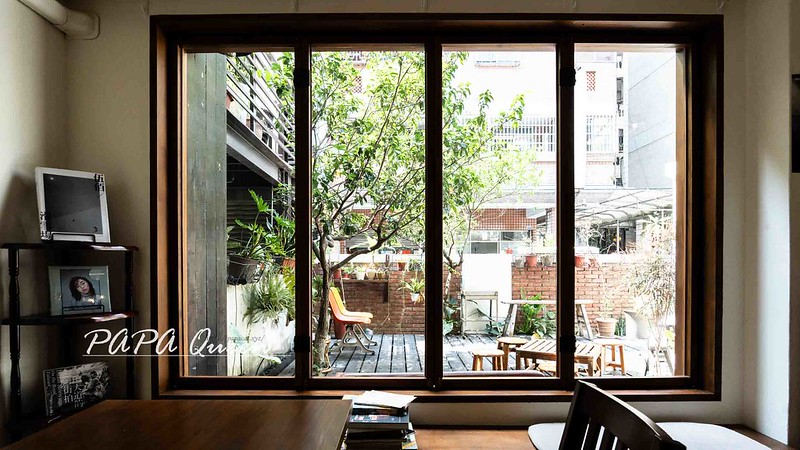 台中老宅咖啡廳！知汐咖啡甜點鹹食都有，寵物友善空間。