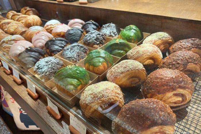 知汐咖啡超好拍！台中西屯巷弄中的下午茶，推薦放夏奶茶與特色可麗露。