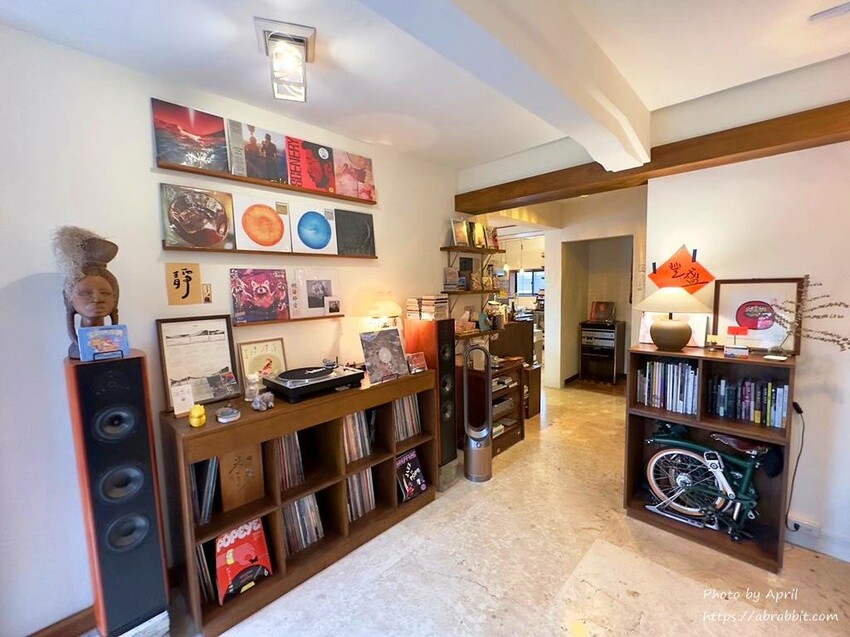 知汐咖啡超好拍！台中西屯巷弄中的下午茶，推薦放夏奶茶與特色可麗露。