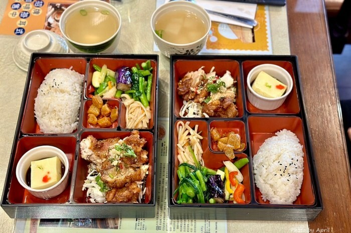 知汐咖啡超好拍！台中西屯巷弄中的下午茶，推薦放夏奶茶與特色可麗露。