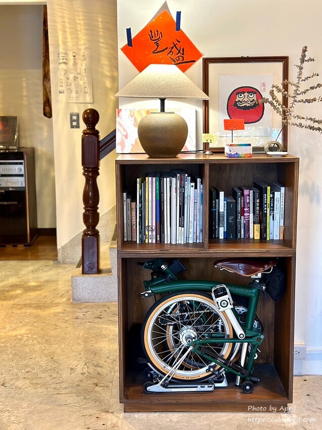 知汐咖啡超好拍！台中西屯巷弄中的下午茶，推薦放夏奶茶與特色可麗露。