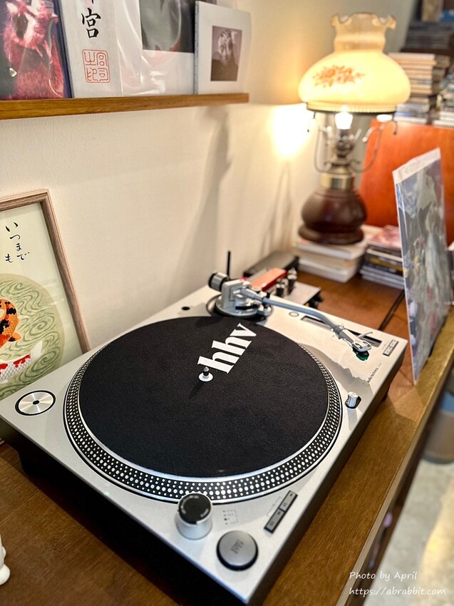 知汐咖啡超好拍！台中西屯巷弄中的下午茶，推薦放夏奶茶與特色可麗露。