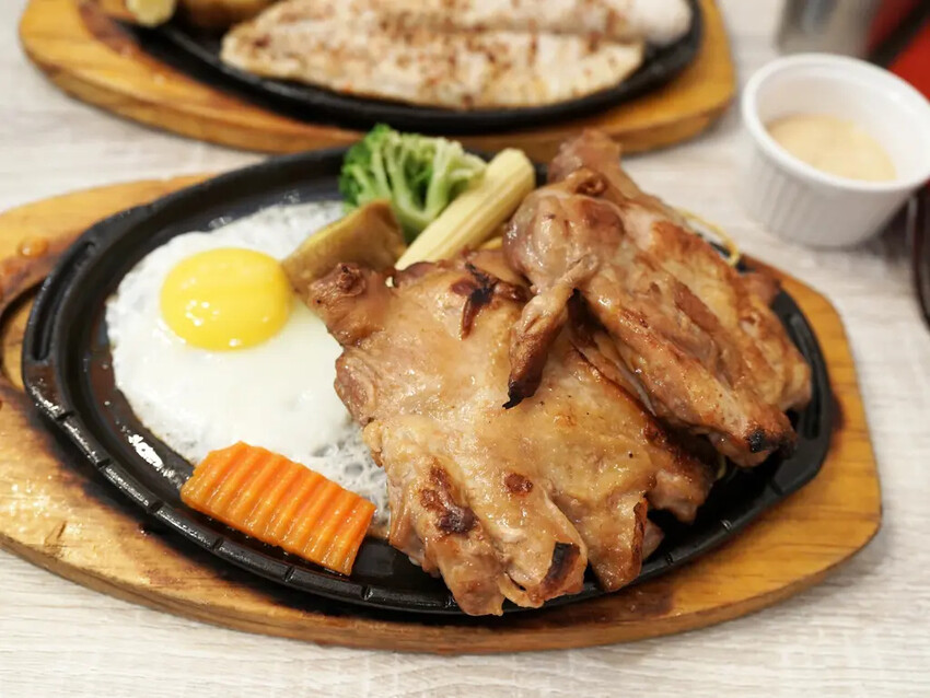 【台南牛排推薦】鬥牛士牛排│肉食族的快樂天堂│湯品牛肉料多喝