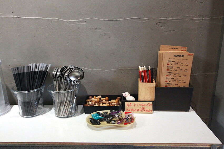 台南市中西區吃。台南市|中西區。「咖哩意識」全新咖哩意識3.0新店報報!!!!從1.0路邊攤 ➡️ 2.0室內用餐空間 ➡️ 3.0日式