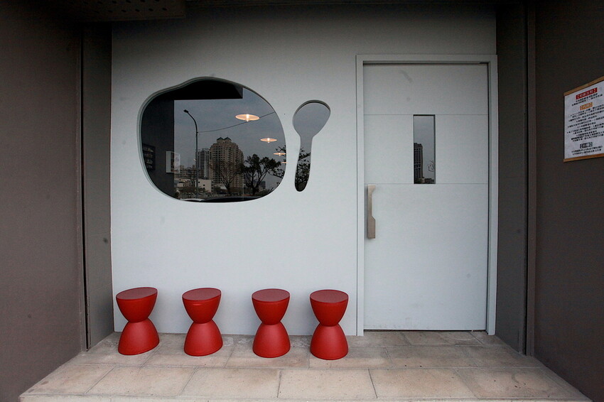 台南市中西區吃。台南市|中西區。「咖哩意識」全新咖哩意識3.0新店報報!!!!從1.0路邊攤 ➡️ 2.0室內用餐空間 ➡️ 3.0日式