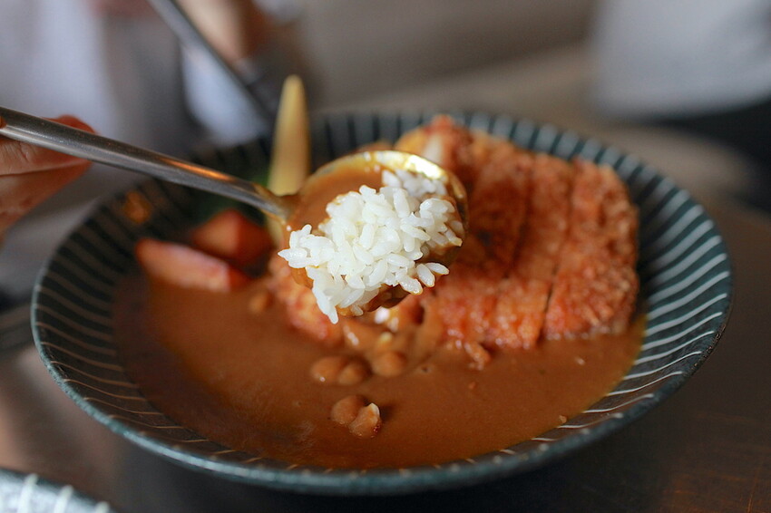 台南市中西區吃。台南市|中西區。「咖哩意識」全新咖哩意識3.0新店報報!!!!從1.0路邊攤 ➡️ 2.0室內用餐空間 ➡️ 3.0日式