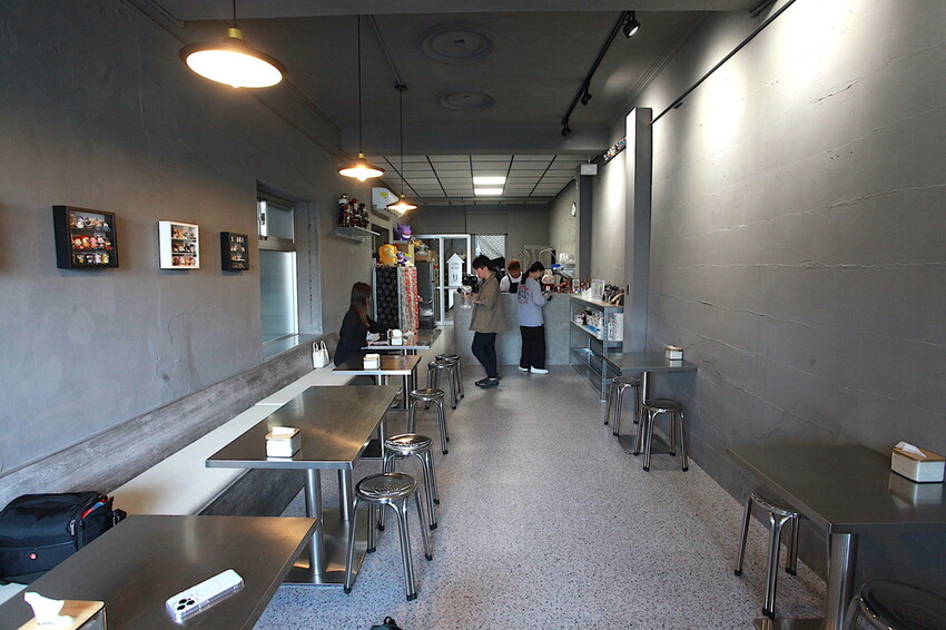 台南市中西區吃。台南市|中西區。「咖哩意識」全新咖哩意識3.0新店報報!!!!從1.0路邊攤 ➡️ 2.0室內用餐空間 ➡️ 3.0日式