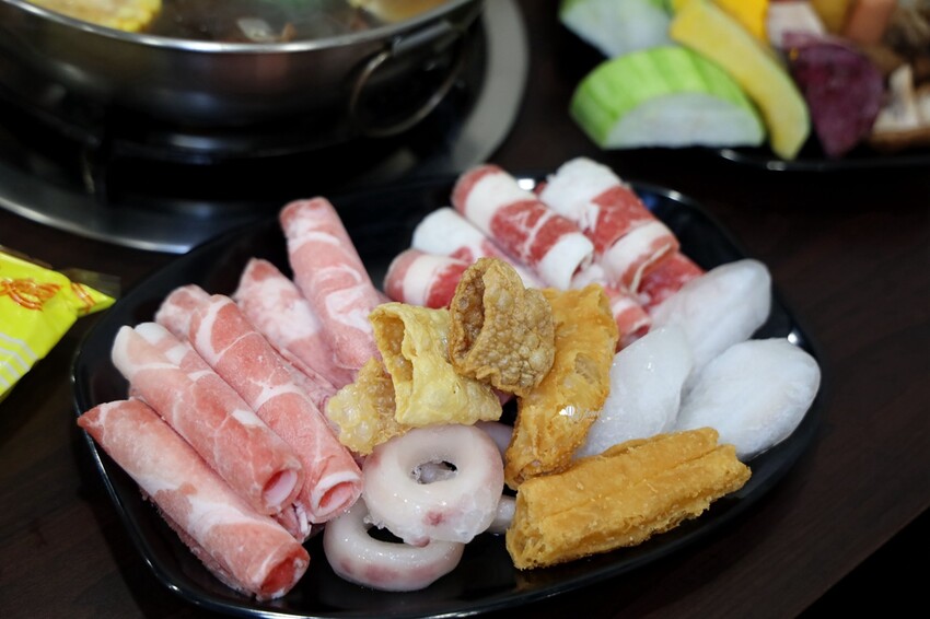 新北市樹林區新北火鍋吃到飽 | 羊霸天下樹林店 超強羊肉爐吃到飽 一開店就客滿