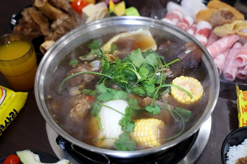 新北市樹林區新北火鍋吃到飽 | 羊霸天下樹林店 超強羊肉爐吃到飽 一開店就客滿