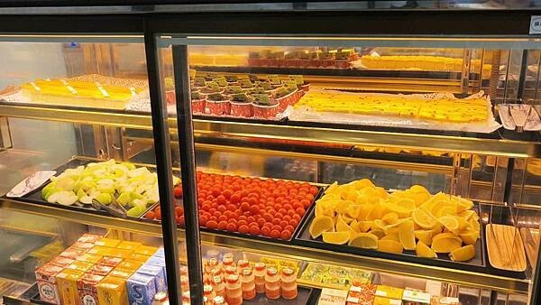 新北市樹林區還沒開店就已經排到轉角處啦～！開店之後要等２小時以上才能吃到的爆人氣店家｜厚度高達３公分以上的肉塊以