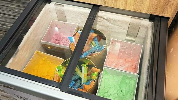 新北市樹林區還沒開店就已經排到轉角處啦～！開店之後要等２小時以上才能吃到的爆人氣店家｜厚度高達３公分以上的肉塊以