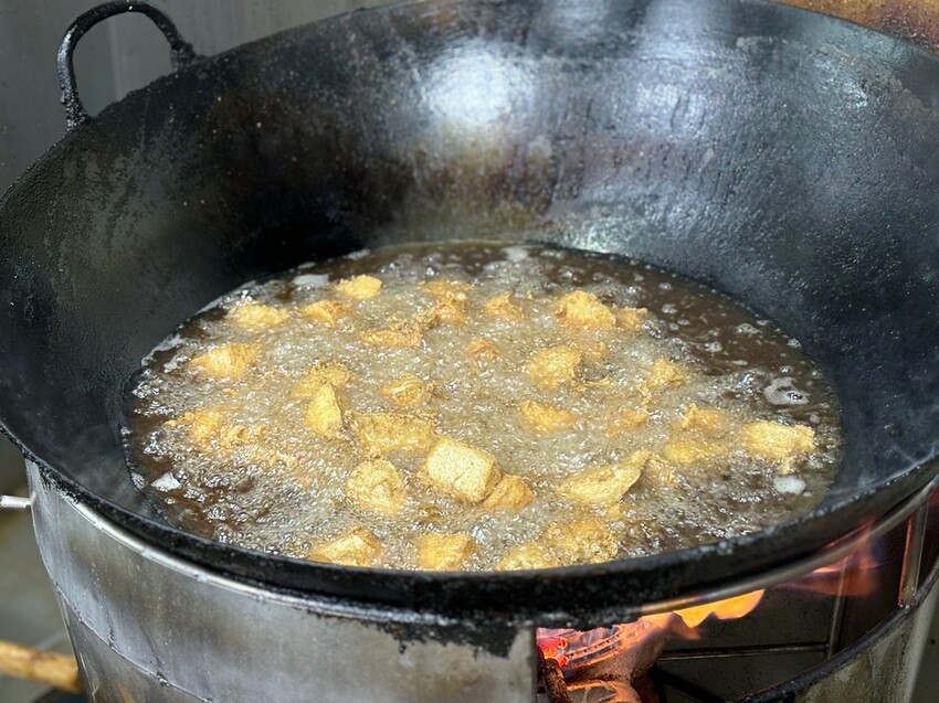 台北市大同區【捷運大橋頭美食】瑪吉臭豆腐,台北延三夜市小吃推薦