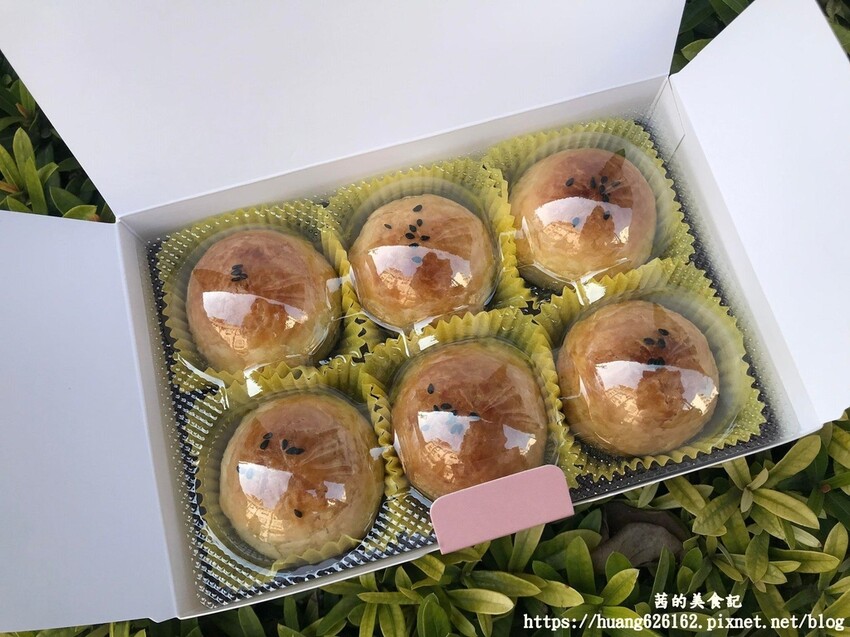 彰化縣鹿港鎮【 宅配美食】✨鹿港拌手禮『五糜人手工烘培坊』✖超酥的外皮吃一口難忘懷滋味✖鹿港蛋黃酥推薦✖近鹿港體育場✖