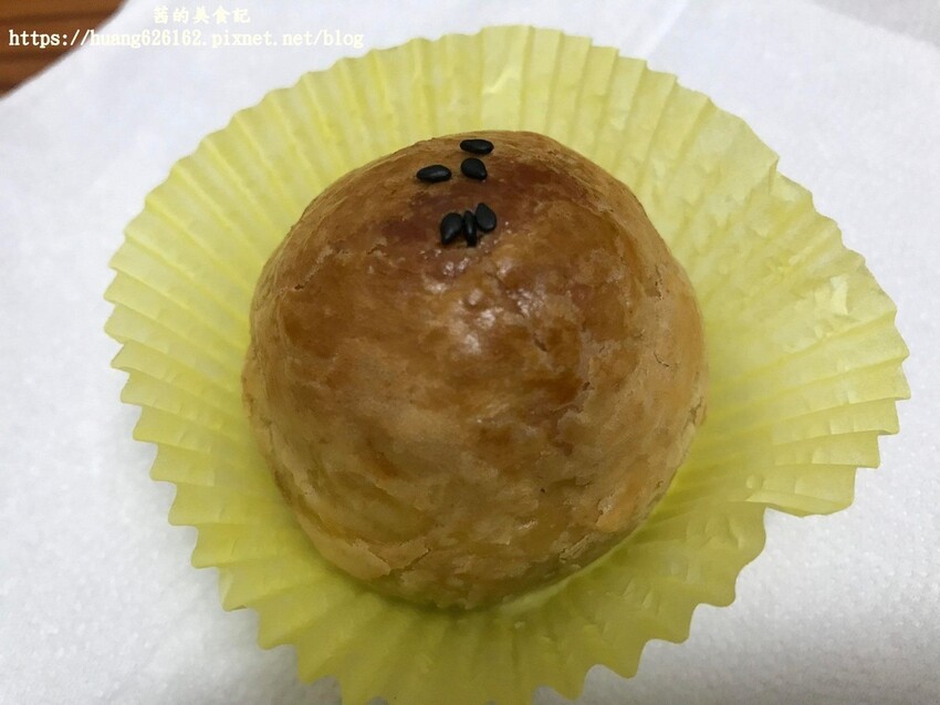 彰化縣鹿港鎮【 宅配美食】✨鹿港拌手禮『五糜人手工烘培坊』✖超酥的外皮吃一口難忘懷滋味✖鹿港蛋黃酥推薦✖近鹿港體育場✖